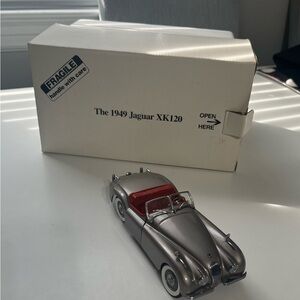 1949 Jaguar XK120 Diecast Model - Silver and Red